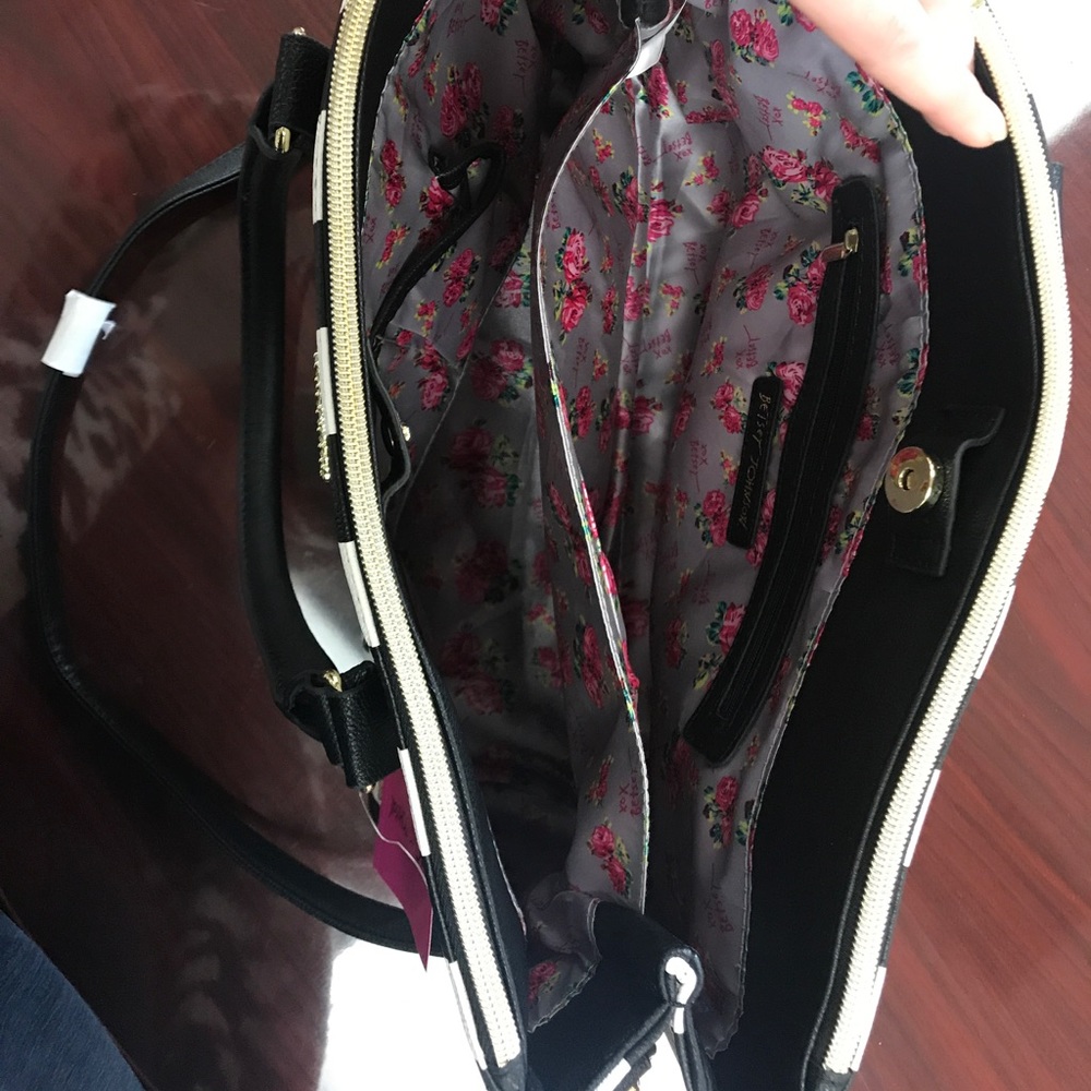 Betsey Johnson Purse - Picture 2 of 6